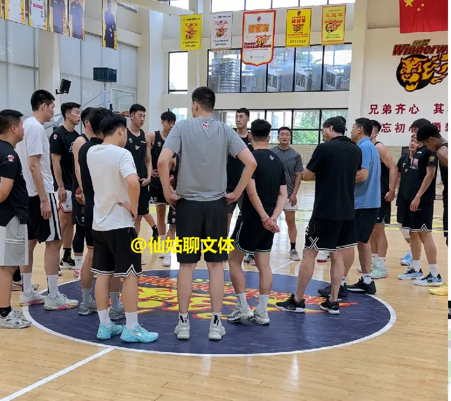去参加中学, 任骏威现身, 徐昕胡明轩