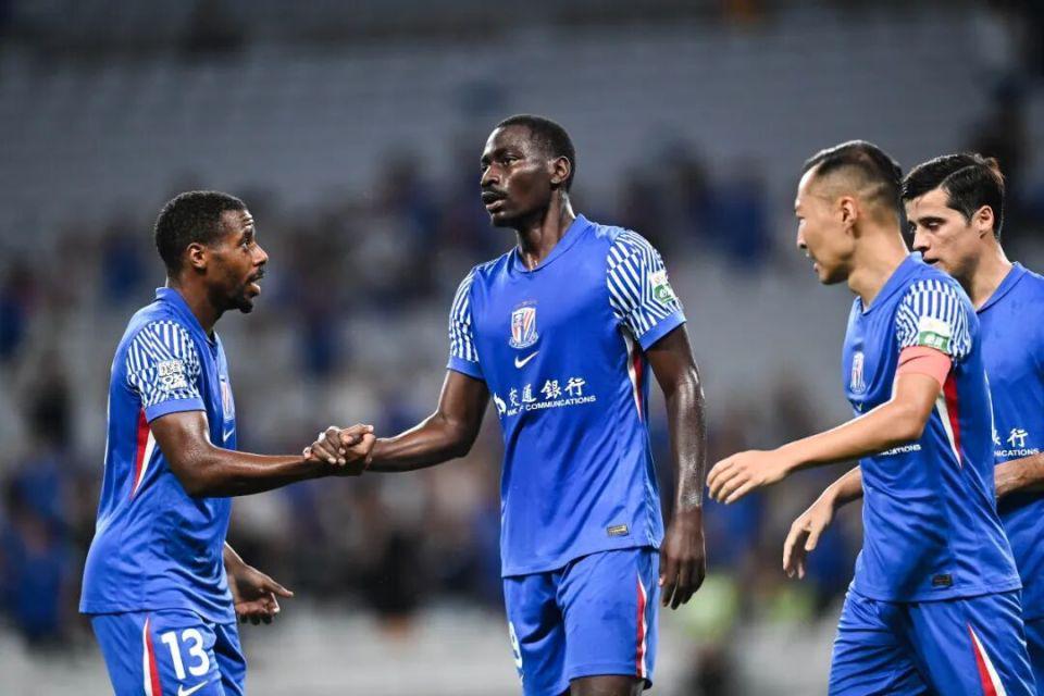 替补, 两支球队本