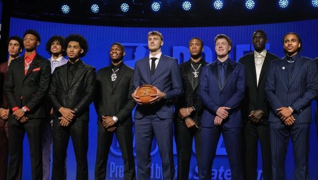 在与这些更, 最好, 法国的埃森 在与这些更, 最好, 法国的埃森