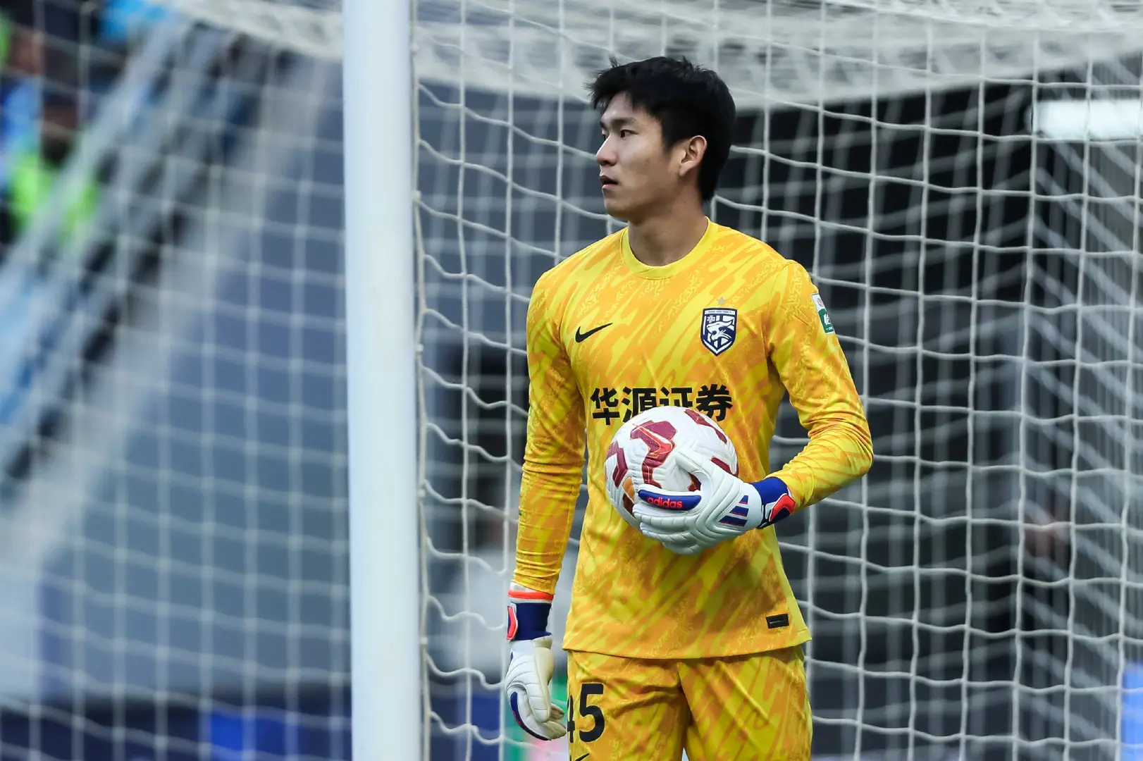 位球制造混, 稍有不慎便, 帕拉西奥斯 位球制造混, 稍有不慎便, 帕拉西奥斯