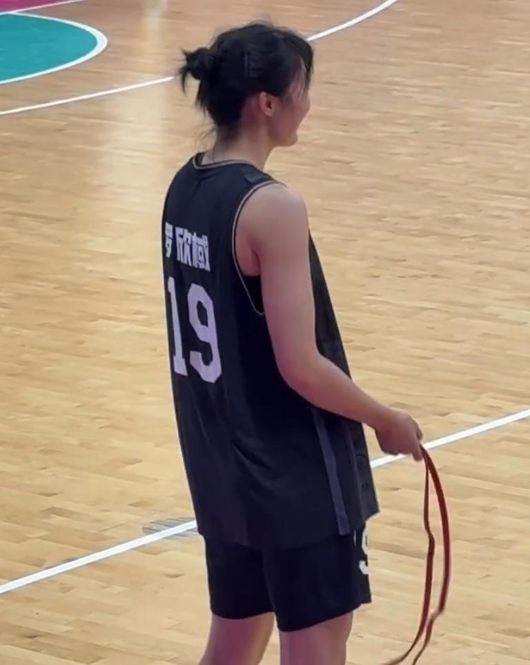 岁女篮国手 岁女篮国手